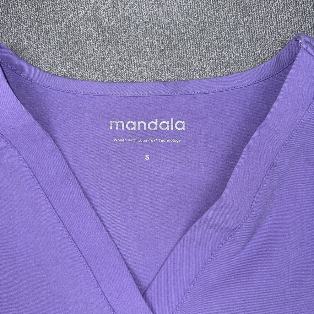 3 Mandala Women Scrub Top Small V Neck Short Sleeve Shirt PO 14K 13K Missing Tag - Picture 7 of 10